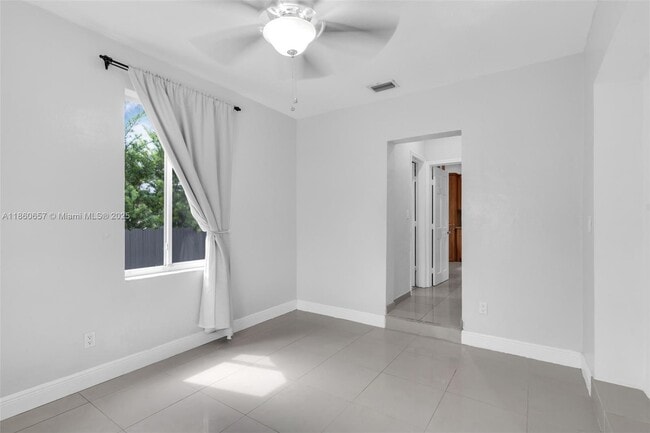 Building Photo - 1711 SW 14th Terrace
