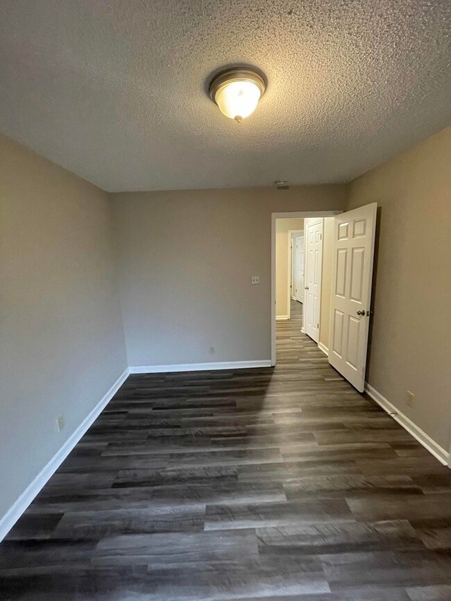 Building Photo - 1005 Peachers Mill Rd