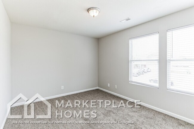 Building Photo - 29946 Glenrose Way