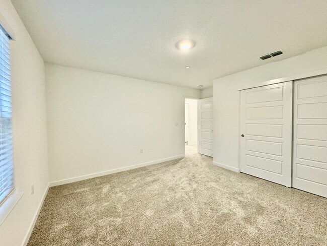 Building Photo - 243 Dock Cir