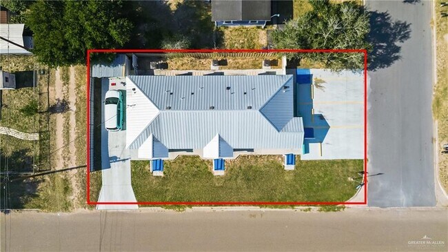 Building Photo - 109 Ash St