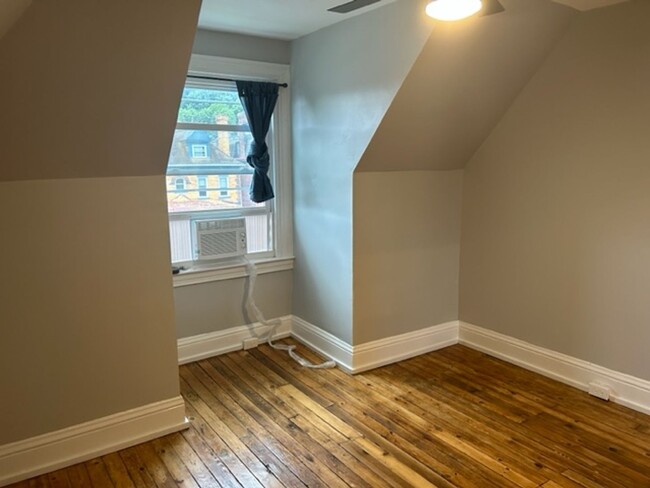 Building Photo - 5533 Black St
