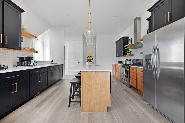 Building Photo - 911 Ramsey St