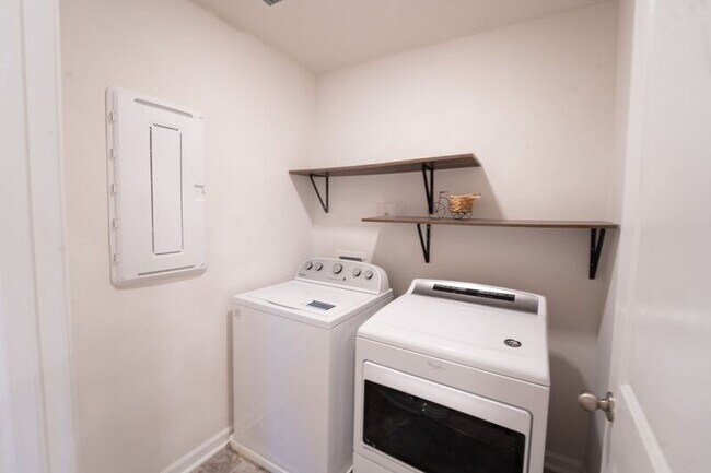 Building Photo - 148 Benelli Dr