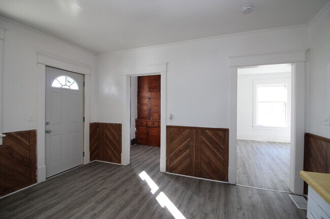 Building Photo - 90-990 Baker St