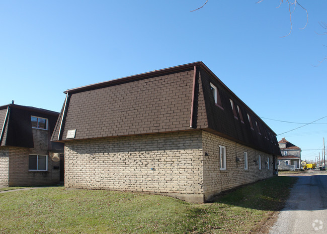Building Photo - 257-263 S Davis Ave