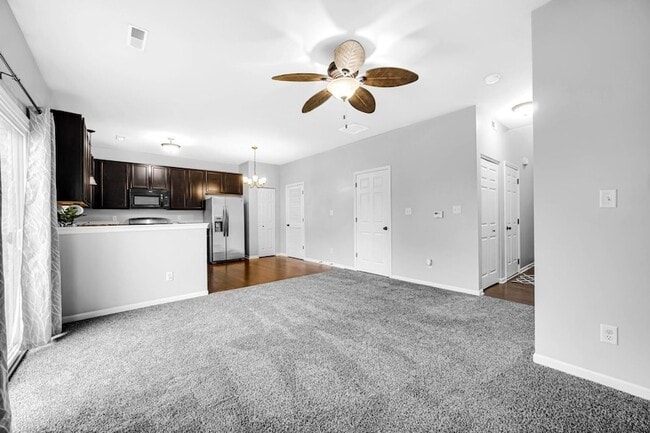 Building Photo - 7511 E 111th Ln