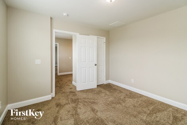 Building Photo - 2986 Grassy Knoll Cir