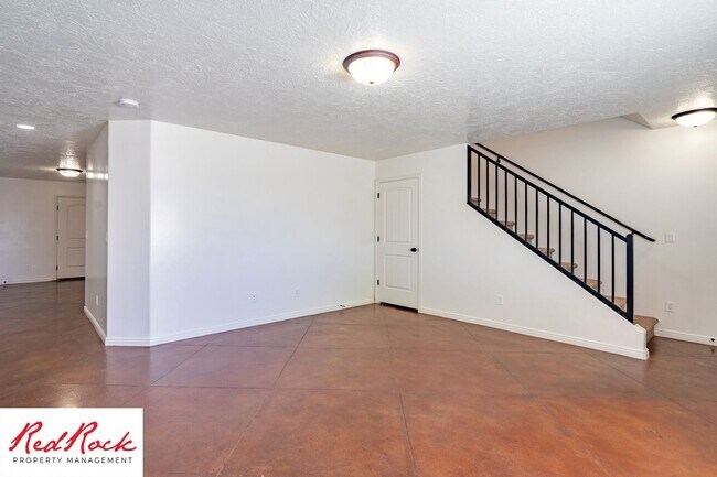 Building Photo - 2801 E 450 N