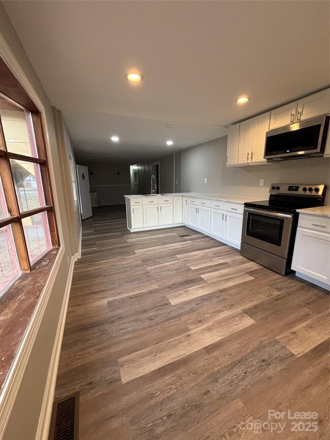 Building Photo - 242 John C Rd