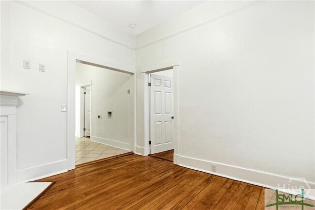 Building Photo - 1011 W Waters Dr