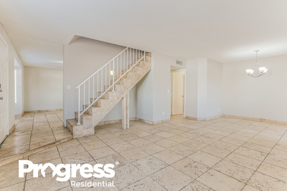 Building Photo - 532 N Nassau