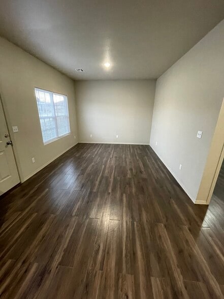 Building Photo - 3105 S Waterview Ln