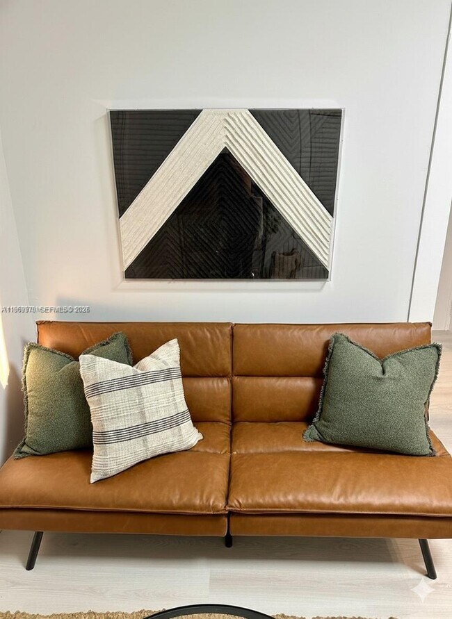 Building Photo - 126 Mendoza Ave