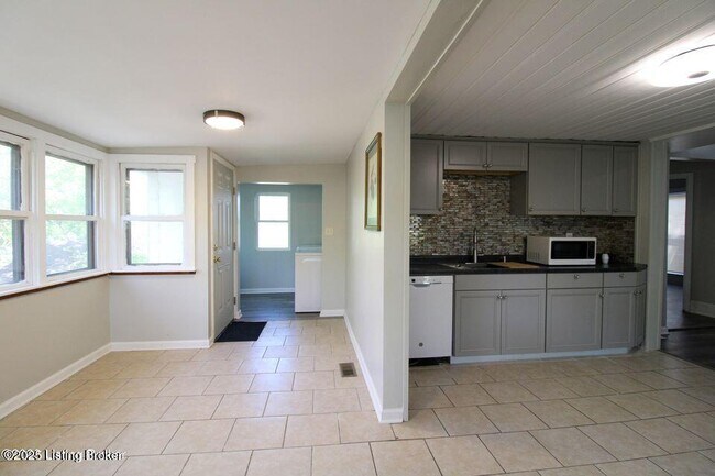 Building Photo - 4608 Cliff Ave