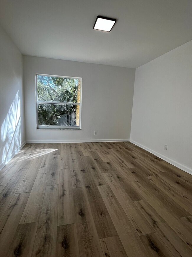 Building Photo - Beautiful 2 bedroom 2 bath Condo in Boca R...