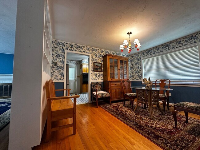 Building Photo - Partially furnished 3 bed/ 1.5 bath - Morristown, TN