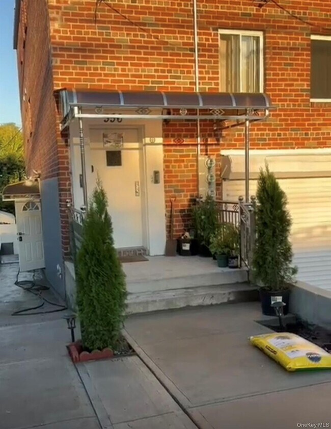 Building Photo - 356 Soundview Ave