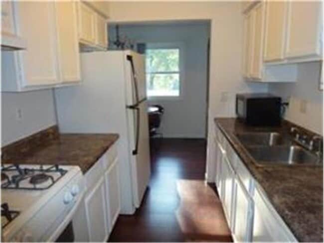 Building Photo - 1730 Merrimac Ln N