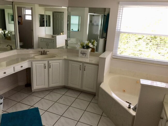 Building Photo - 10040 Crystalline Ct