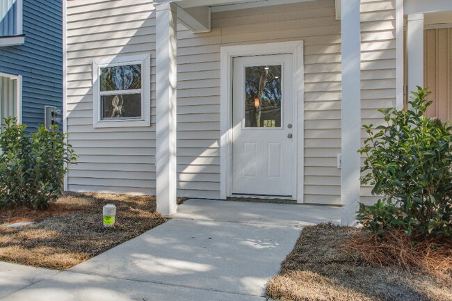 Building Photo - 5739 Murray Dr