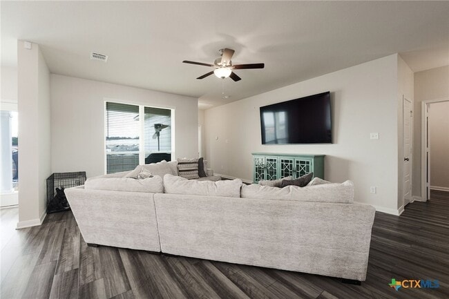 Building Photo - 445 Appalachian Trl