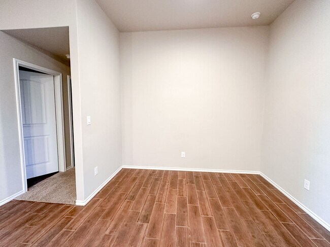 Building Photo - 3/2/2 Home in Windstone!