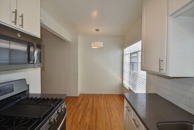 Building Photo - 11444 Riverside Dr