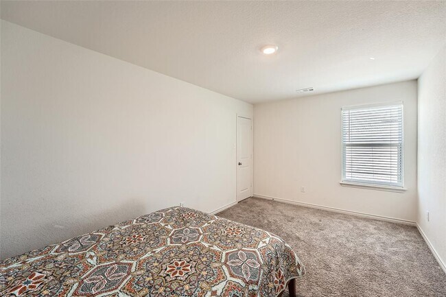 Building Photo - 14513 Prairie Sod Ln