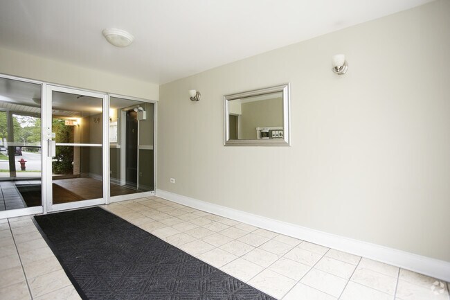 Lobby - 209 S Oak Park Ave