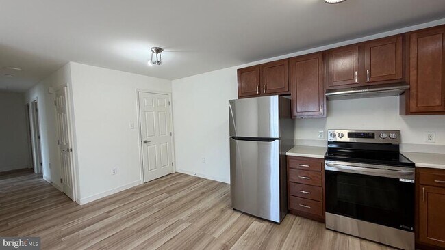 Building Photo - 28 Sequoia Dr