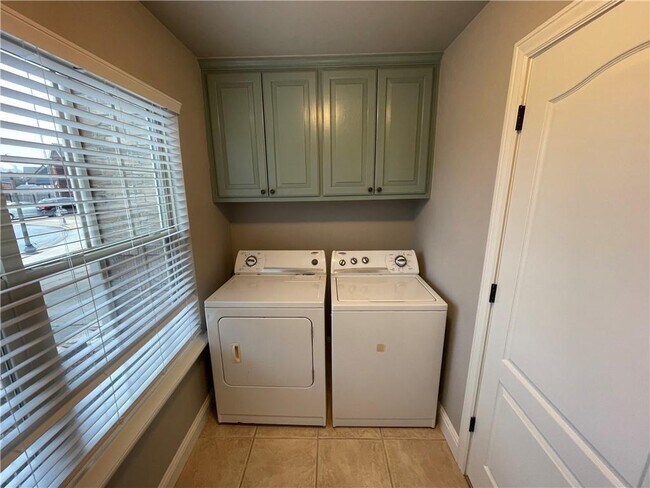 Building Photo - 5317 S Stone Bay Ct