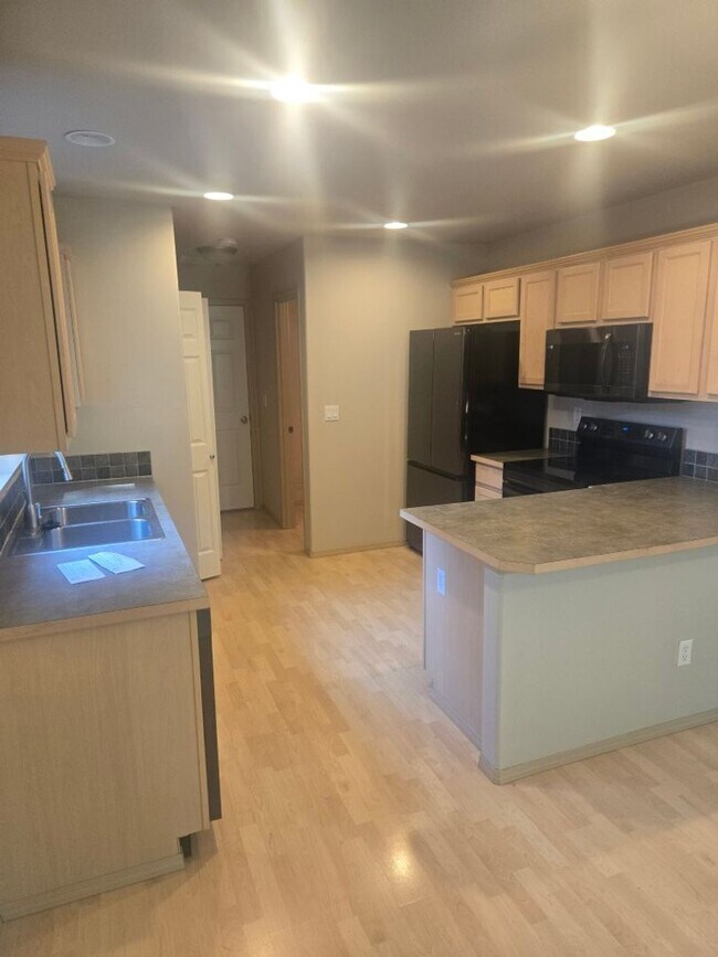Building Photo - 3bd/2.5ba Maple Valley Home
