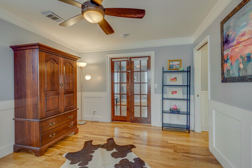 Building Photo - 2629 Pennington Ave