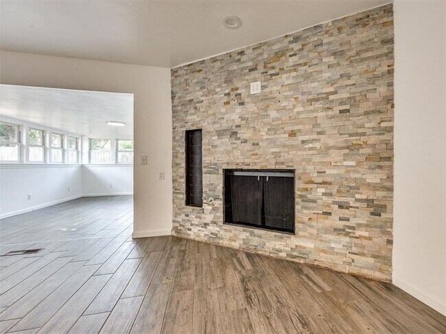 Building Photo - 6312 Overcourt Manor