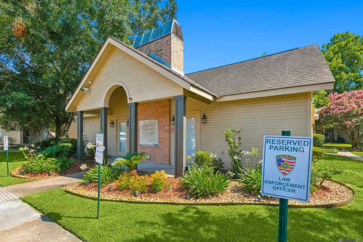 Building Photo - 11011 Cal Rd