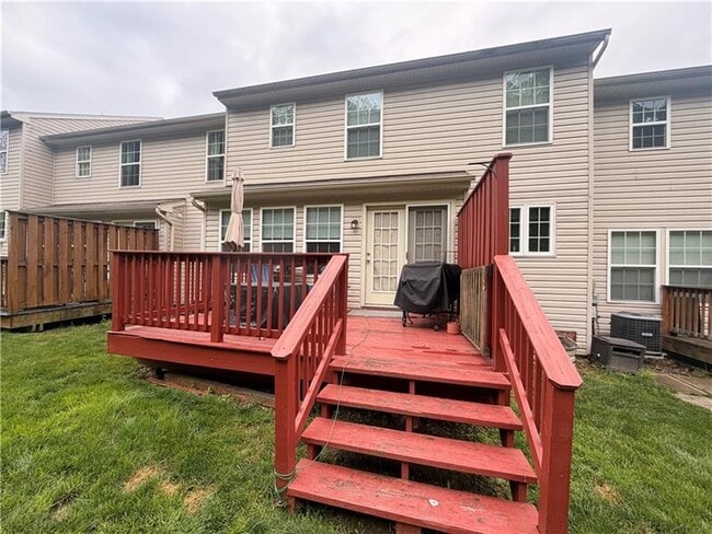 Building Photo - 122 Broadstone Dr