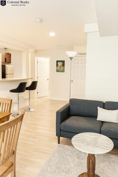 Primary Photo - 10 Strathmore Rd