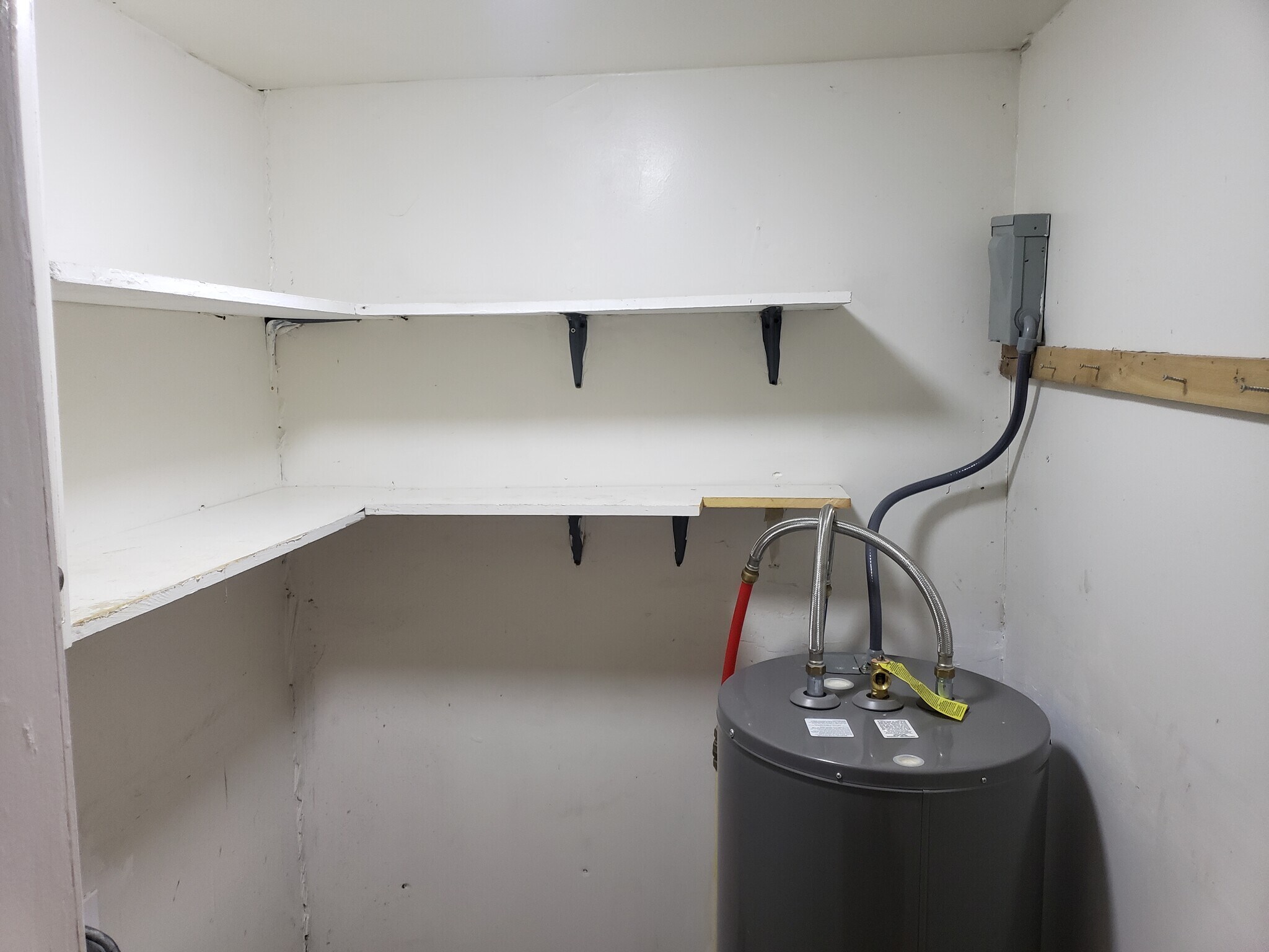 Laundry shelving - 43 Lissner Ave