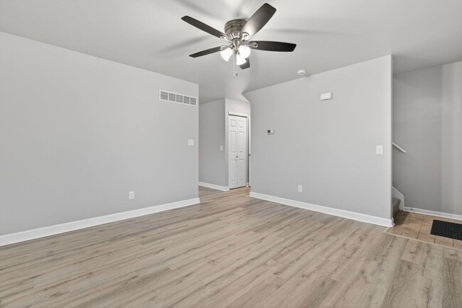 Building Photo - 115 Colonial Pkwy