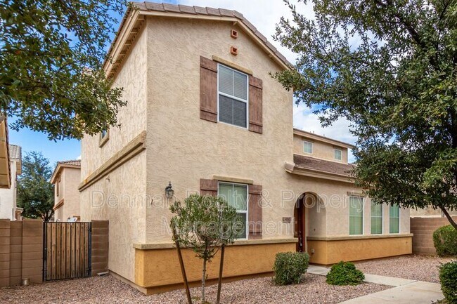Building Photo - 4262 E Carla Vista Dr