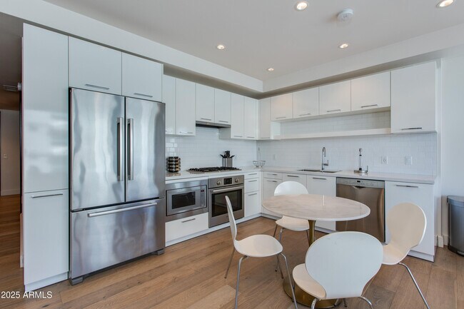 Building Photo - 4422 N 75th St