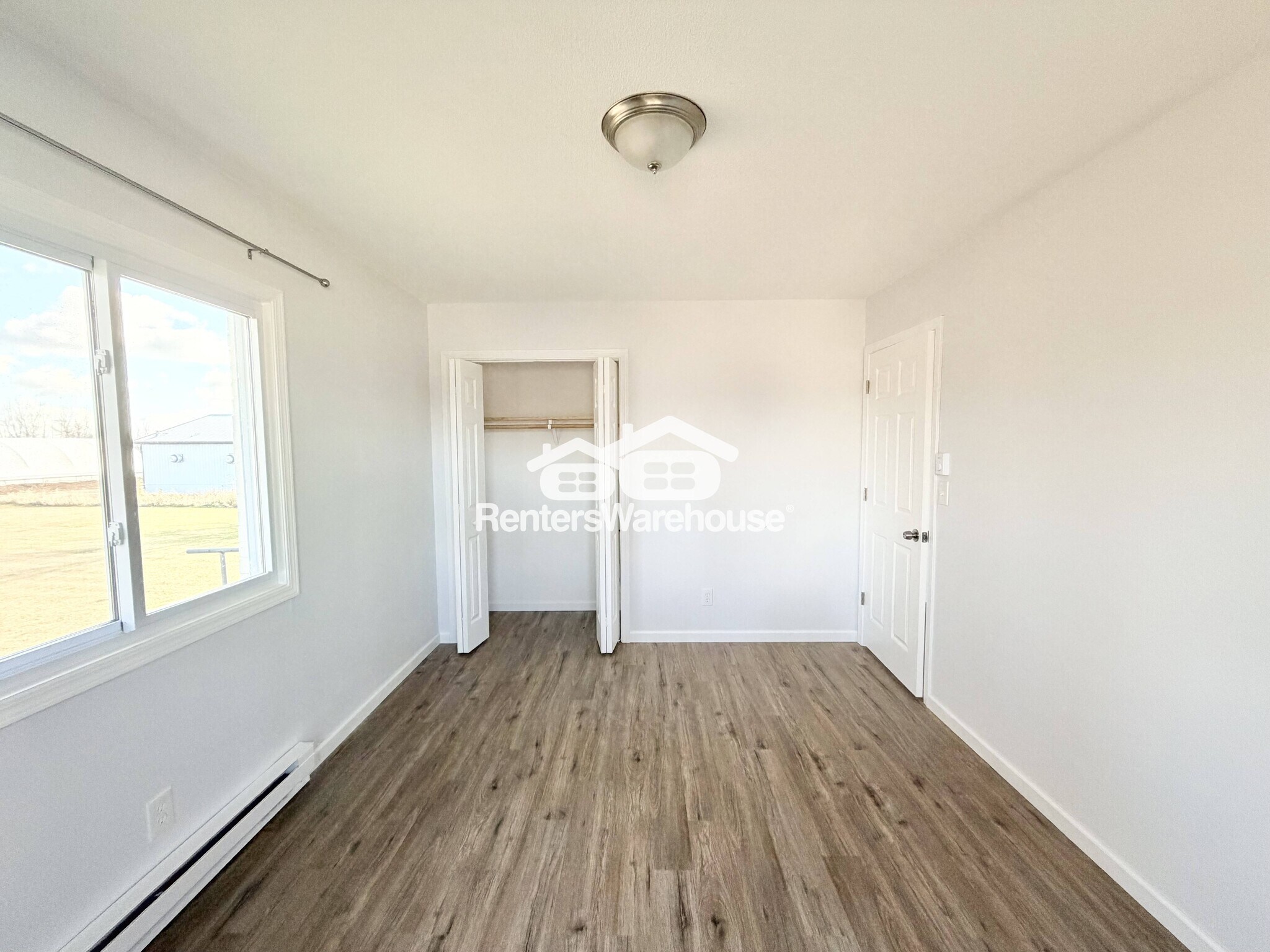 Building Photo - 211 S Green St