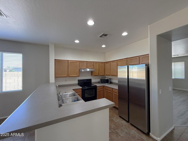 Building Photo - 6872 W Darrel Rd