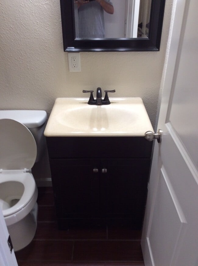 Building Photo - Beautiful home. Apply today!