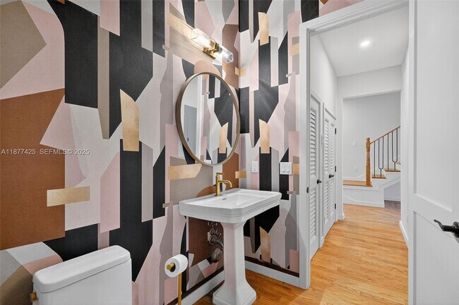 Building Photo - 2330 Overbrook St