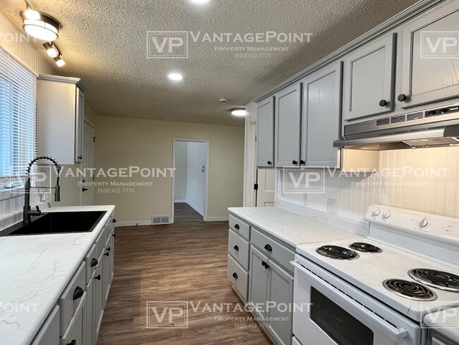 Building Photo - 721 Terrace Ave