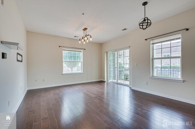 Building Photo - 712 Strassle Wy