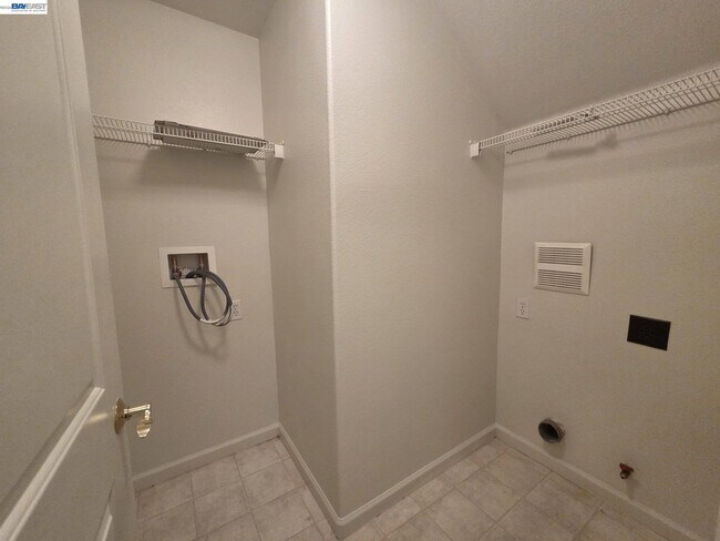 Building Photo - 3727 Whitworth Dr
