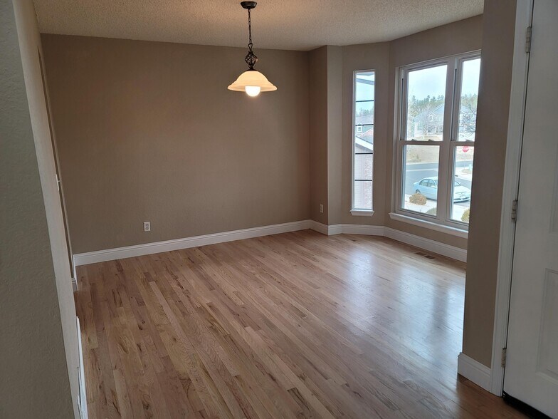 Building Photo - 1714 Foxfield Dr